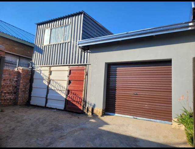 3 BEDROOM HOUSE FOR SALE IN ROCKLANDS